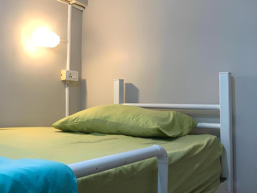 Kamin Bird Hostel Бангкок Экстерьер фото